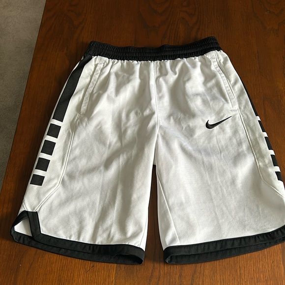 Nike Other - Nike shorts white
